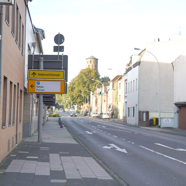 Im Jahr 2024 soll die Dürener Straße oberflächig saniert werden.