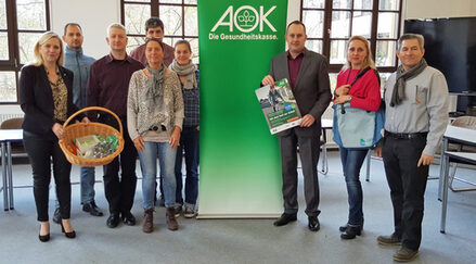 Die AOK dankte den Teilnehmerinnen und Teilnehmern der Mitmachaktion „Mit dem Rad zur Arbeit“ im Frechener Rathaus.