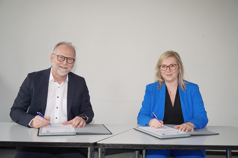 Stadtsportverbandsvorsitzender Gerd Koslowski und Bürgermeisterin Susanne Stupp unterzeichneten die „Allianz für den Sport 2.0“.