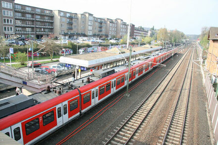 Das Bild zeigt einen Ausschnitt des Gewerbeparks in Frechen-Königsdor in direkter Anbindung zum Bahnhof.
